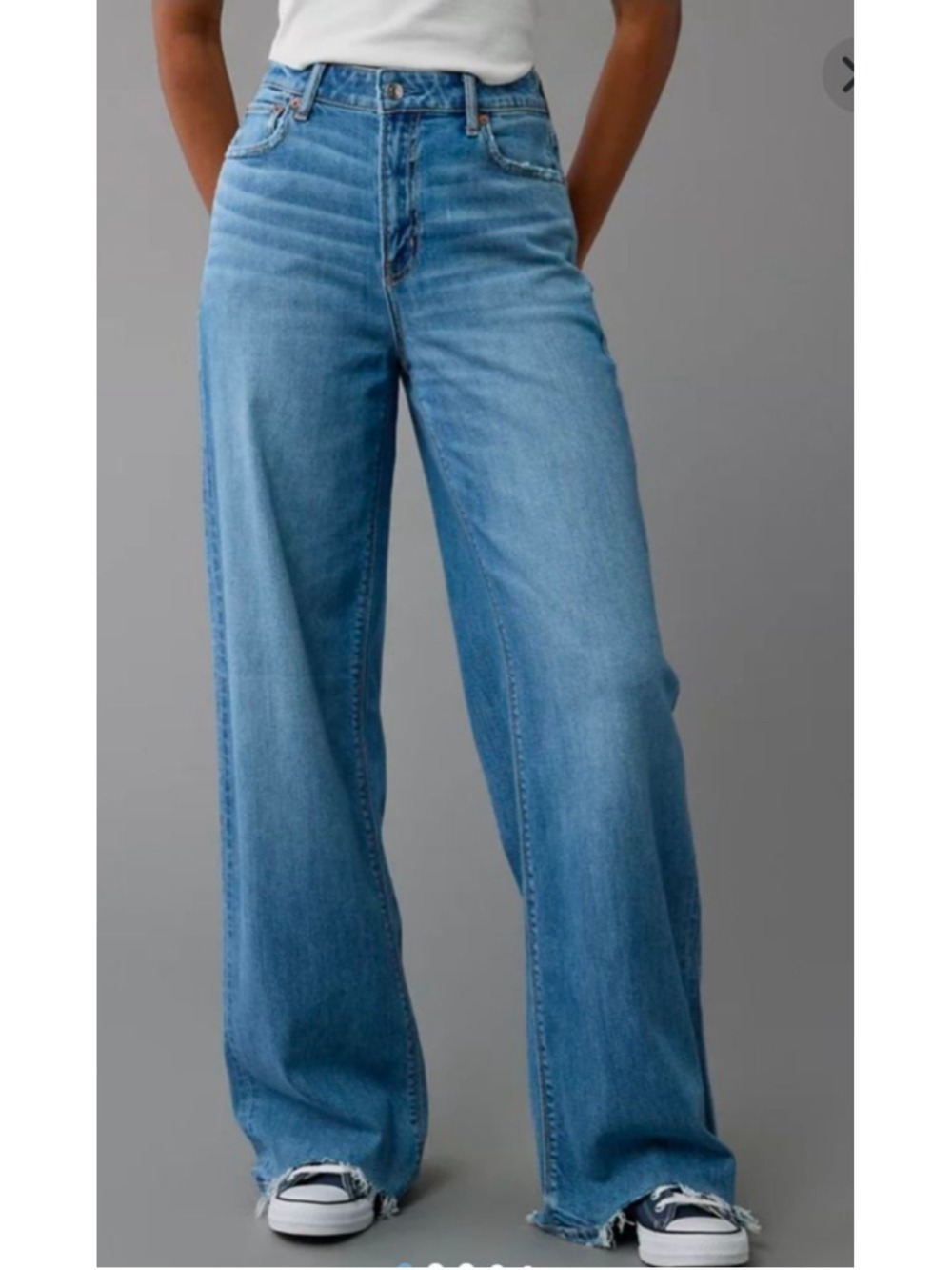 American Eagle Super High-Waisted Baggy Wide-Leg Jean Size 14 Short
